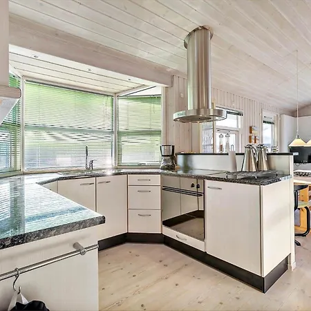 Lk2211-lokken-mejsevej-6 Holiday home *